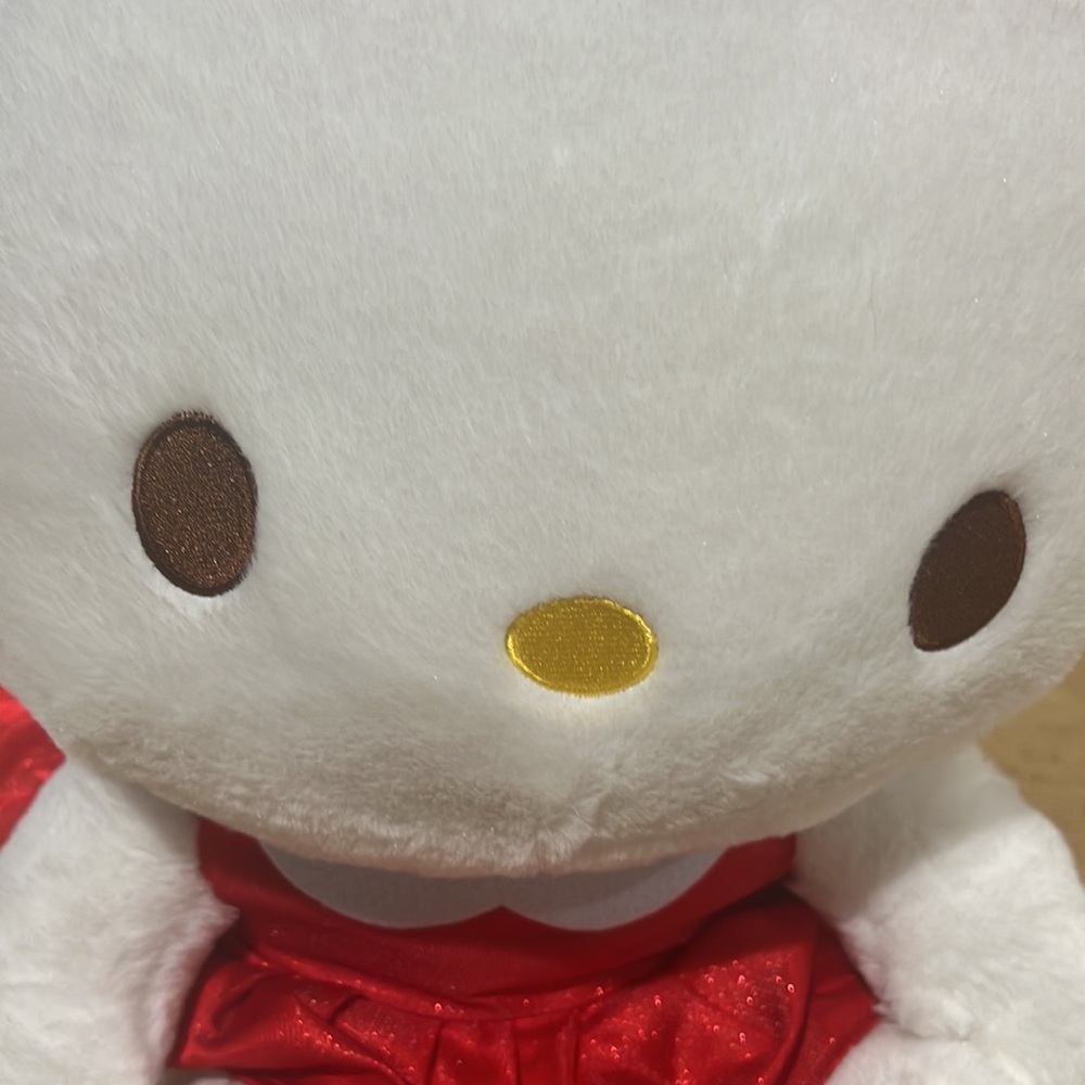 Hello Kitty Plush Backpack - Picture 3 of 6